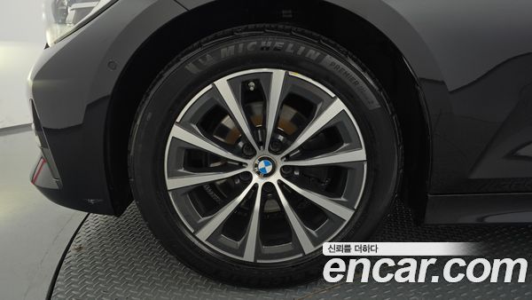BMW 3 Series 2022, фото 4