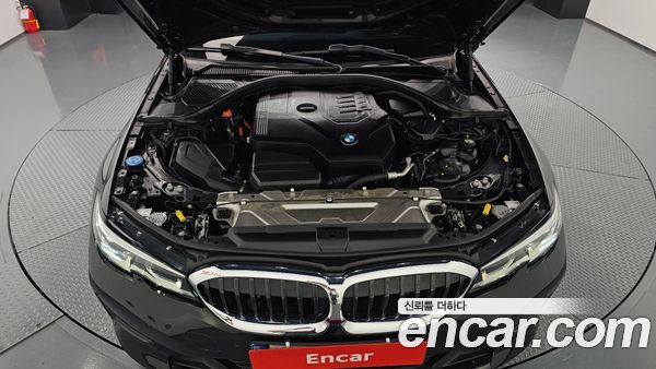 BMW 3 Series 2022, фото 5