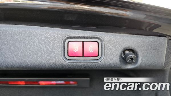 Mercedes-Benz E-Class 2021, фото 31