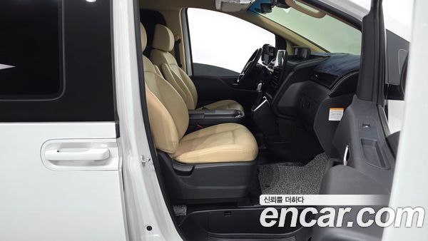 Hyundai Staria 2025, фото 16