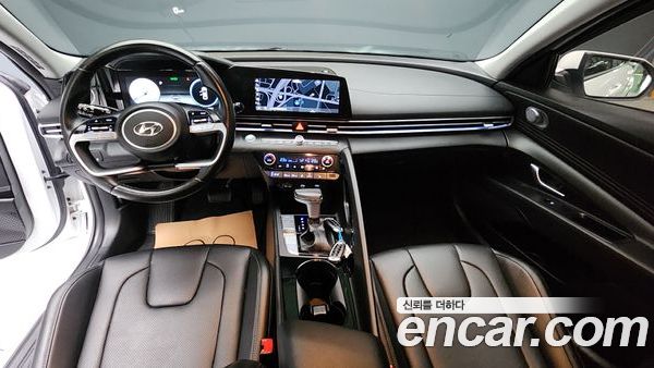 Hyundai Elantra 2022, фото 5