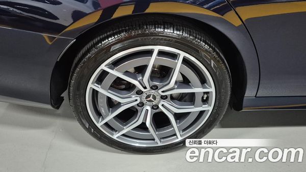 Mercedes-Benz E-Class 2021, фото 5