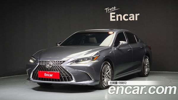 Lexus ES 2024