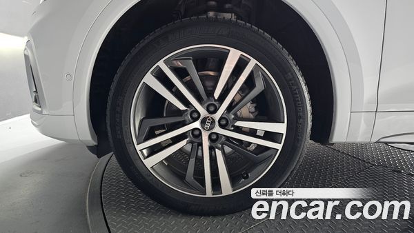 Audi Q5 2023, фото 5