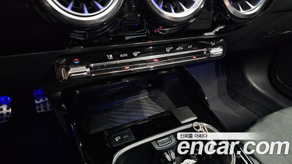 Mercedes-Benz A-Class 2021, фото 33