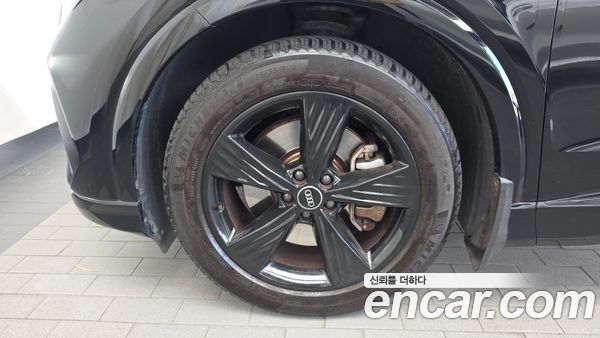Audi Q4 e-tron 2022, фото 4
