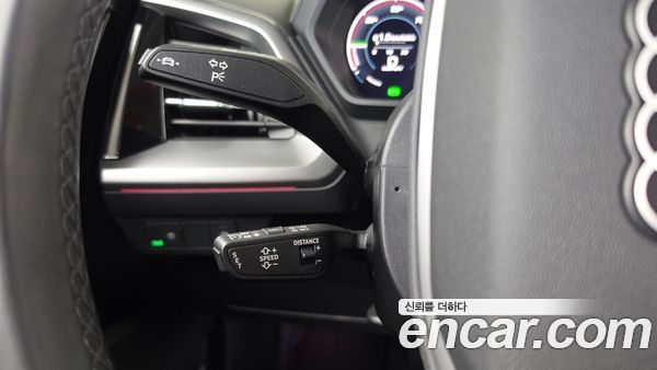 Audi Q4 e-tron 2022, фото 29