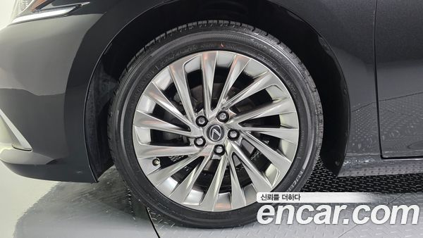 Lexus ES 2023, фото 5