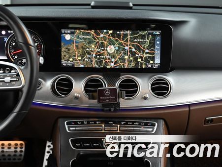 Mercedes-Benz E-Class 2020, фото 14
