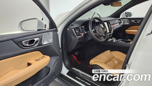 Volvo V60 2024, фото 13