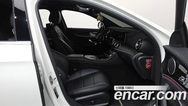 Mercedes-Benz E-Class 2021, фото 16