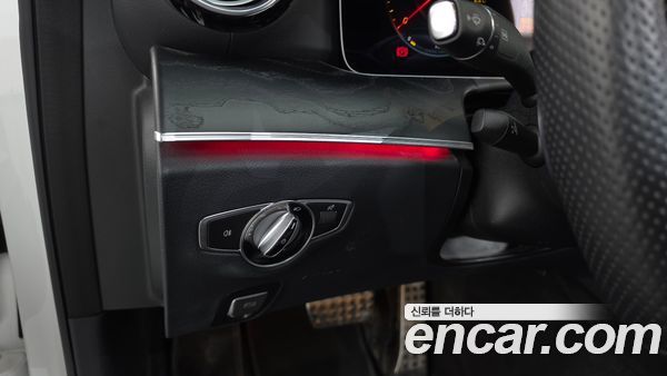 Mercedes-Benz E-Class 2021, фото 30