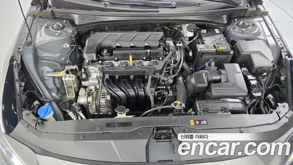Hyundai Elantra 2022, фото 6