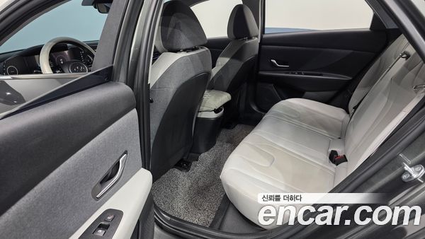 Hyundai Elantra 2022, фото 18