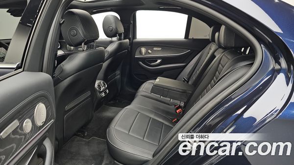 Mercedes-Benz E-Class 2022, фото 15
