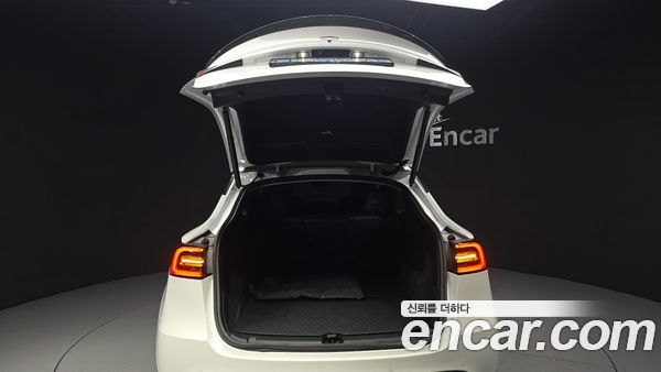 Tesla Model Y 2021, фото 31
