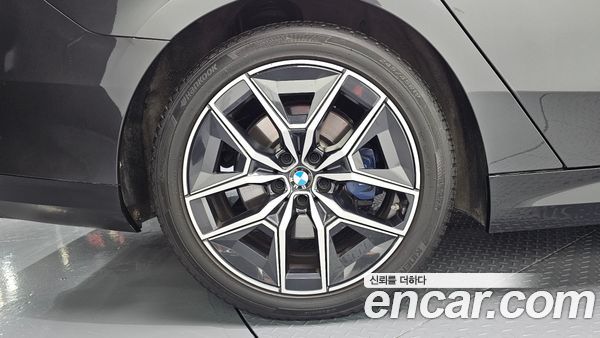 BMW 5 Series 2024, фото 4