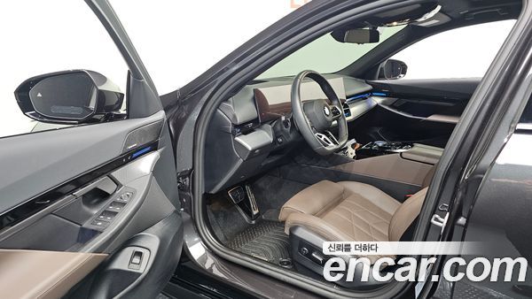 BMW 5 Series 2024, фото 12