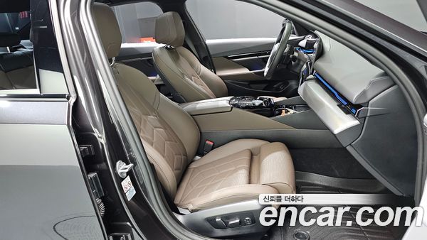 BMW 5 Series 2024, фото 15