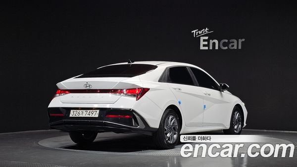 Hyundai Elantra 2024, фото 2