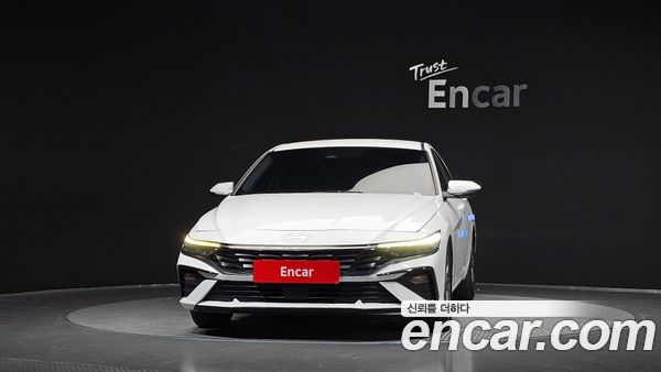 Hyundai Elantra 2024, фото 3