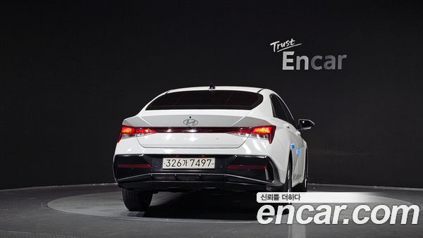 Hyundai Elantra 2024, фото 4