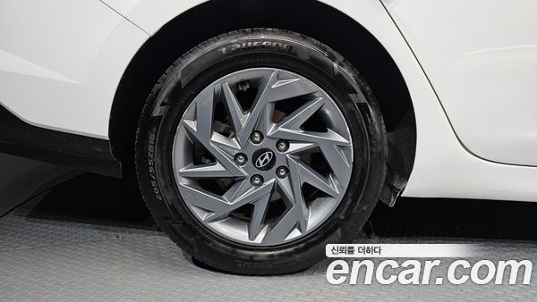 Hyundai Elantra 2024, фото 5