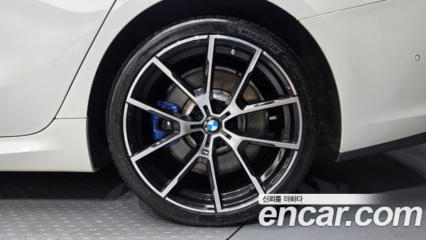 BMW 8 Series 2021, фото 6