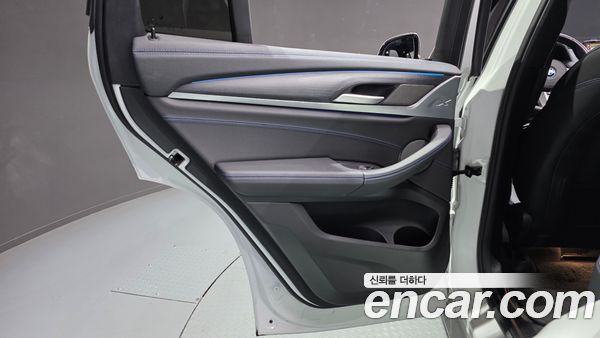 BMW iX3 2023, фото 15
