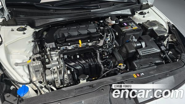 Hyundai Elantra 2021, фото 6