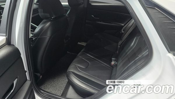 Hyundai Elantra 2021, фото 16