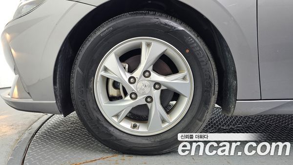 Hyundai Elantra 2021, фото 5