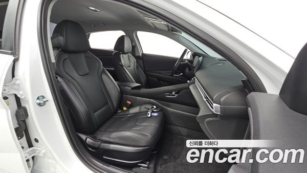 Hyundai Elantra 2025, фото 15