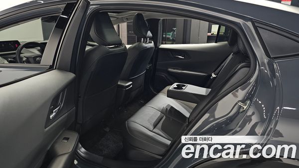 Toyota Prius 2024, фото 18