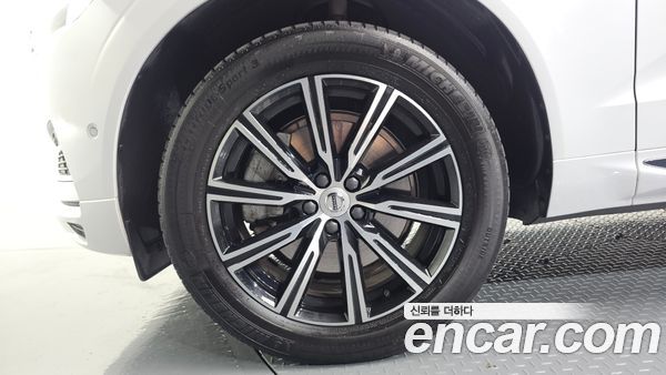 Volvo XC60 2021, фото 4