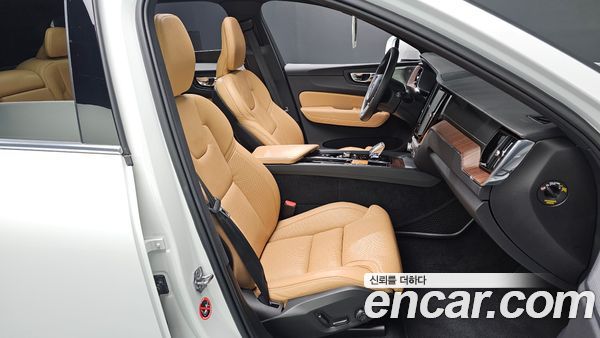 Volvo XC60 2021, фото 15