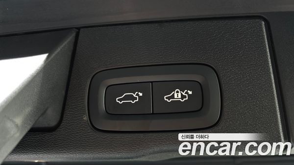 Volvo XC60 2021, фото 31