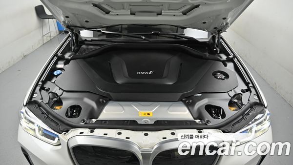 BMW iX3 2023, фото 8