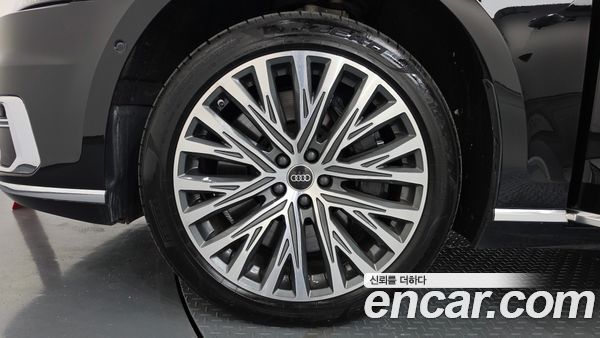 Audi A8 2021, фото 5