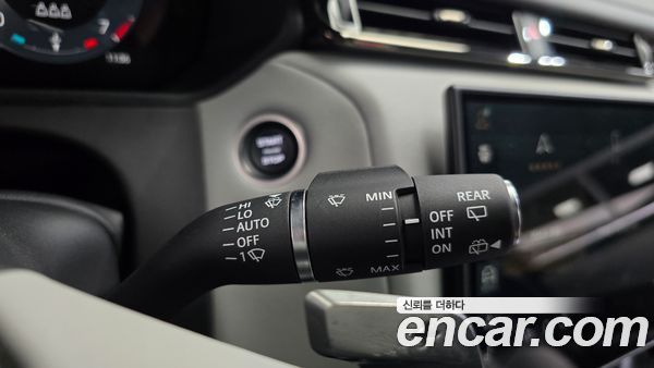 Land Rover Range Rover Velar 2026, фото 28