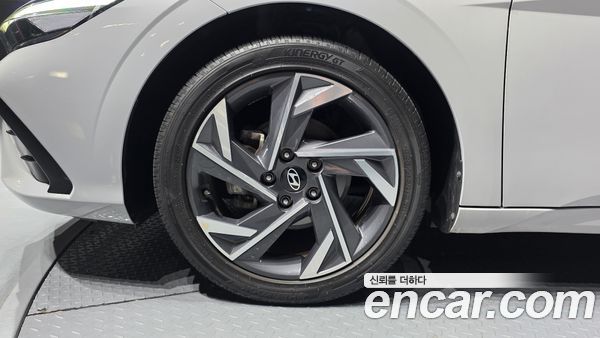 Hyundai Elantra 2025, фото 5