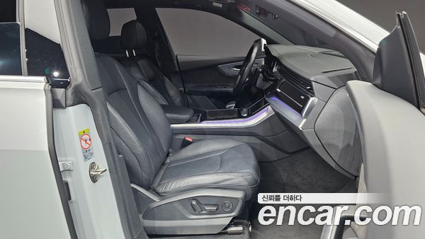 Audi Q8 2020, фото 16