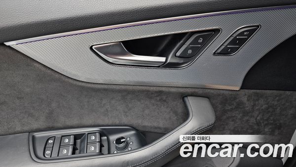 Audi Q8 2020, фото 29