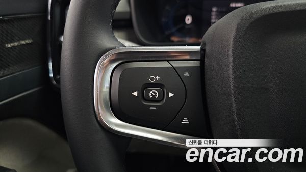 Volvo XC40 2023, фото 31