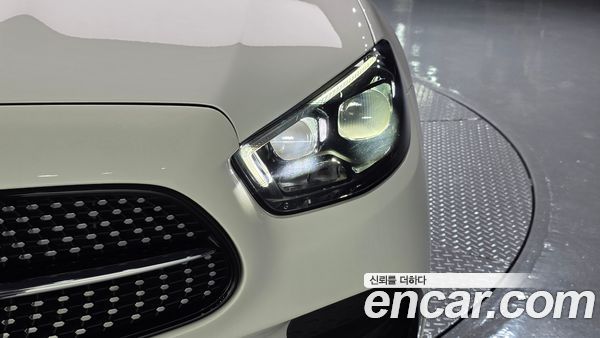Mercedes-Benz E-Class 2022, фото 7