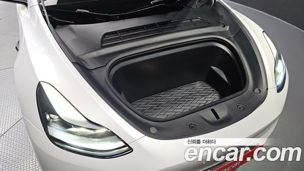 Tesla Model Y 2025, фото 6