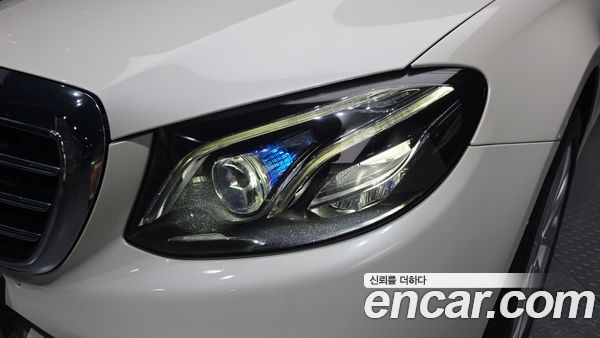 Mercedes-Benz E-Class 2020, фото 8