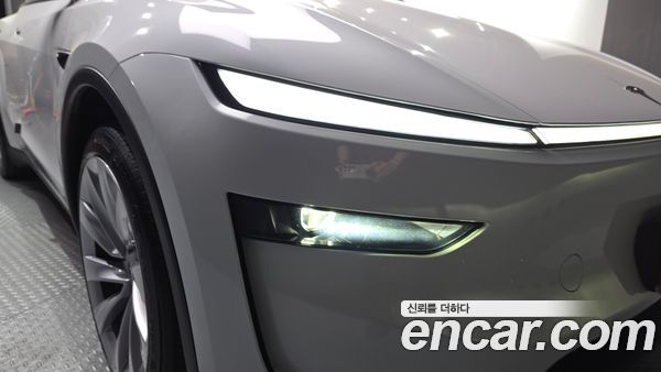 Tesla Model Y 2025, фото 8