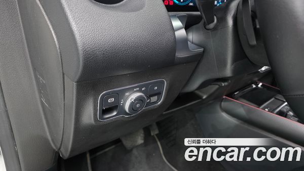 Mercedes-Benz GLB 2021, фото 27