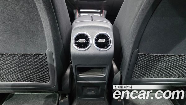 Mercedes-Benz GLB 2021, фото 30